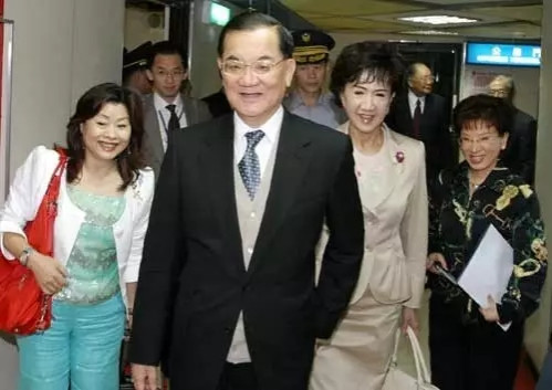 会写几个古文字就能阻止台独吗?