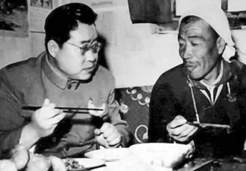 毛泽东为何提倡大寨精神