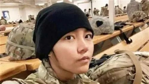 为入美籍加入美军还叫嚣向中国人开枪的深圳女孩后悔了
