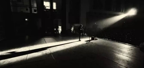 荒唐,不能让人民与政府的联系还要通过中介