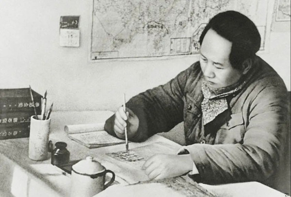 在国民党残杀共产党的马日事变，他仍拒绝与江南体育app下载入口
脱离关系