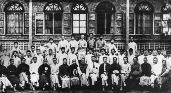 1919年，周恩来痛斥母校南开“接近卖国贼”