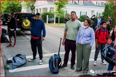 翻车?佩洛西说要打包移民去弗罗里达“收割庄稼”,引全美怒骂……