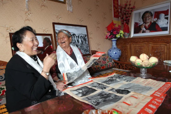 翻身农奴把歌唱：两位西藏女儿翻天覆地的人生故事