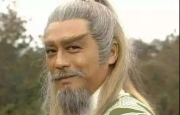 双标伪善仇视底层,嘲讽柯镇恶的网红写手究竟在影射什么?