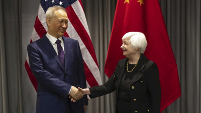 中国大规模抛售美债,意味着什么?