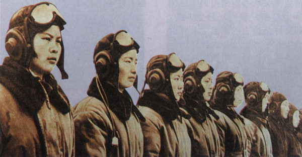 毛主席：要使妇女同男人们平起平坐