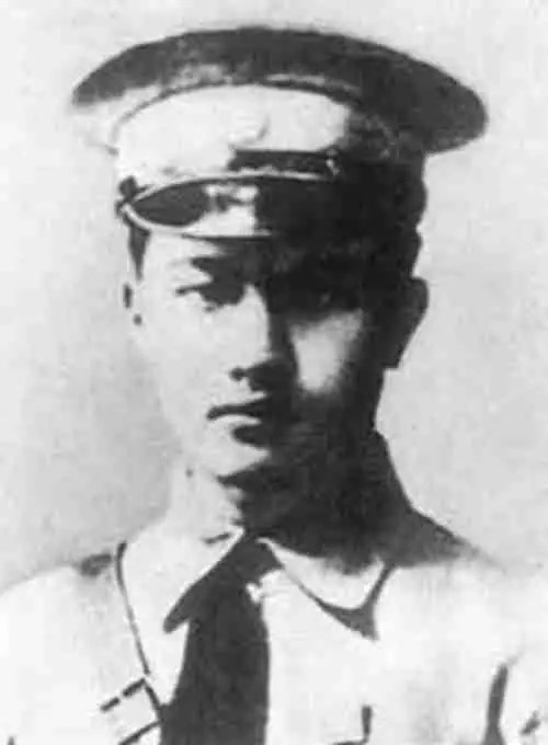 强国时代呼唤热血青年!
