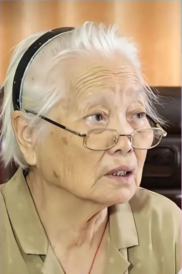 一张留影撼心扉：陈乔年烈士之女苗玉的人生剪影