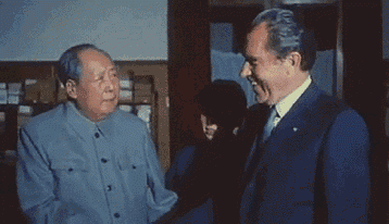 尼克松临走前，为何对毛主席深鞠一躬？