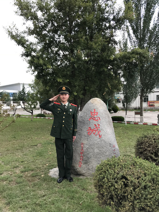 尹文杰：浴血擒贼显英雄本色