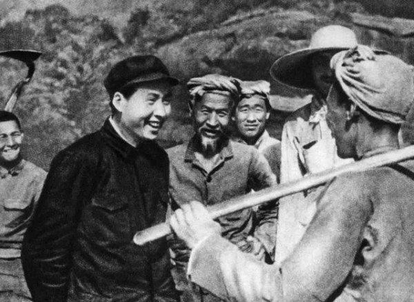 恍惚间，他似乎是个村干部