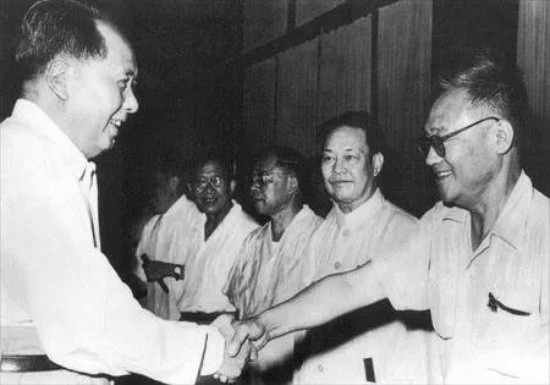 老北京城改造，毛主席与梁思成分歧本质是？