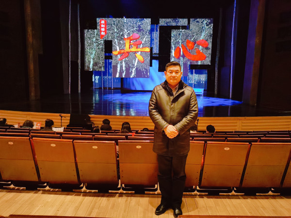 范晓伟：首部退役军人题材话剧《兵心》在京演出 主创、演员和观众阐释“兵心”