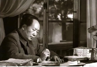 江涌：毛主席为何说，对付帝国主义要坚持“两条腿走路”？