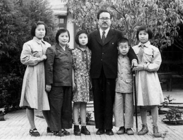 任弼时：党的骆驼、中国人民的骆驼！