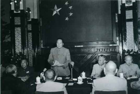 毛泽东与新中国的法制建设