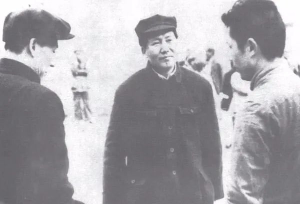 毛泽东决心亲自抓文艺界的问题,1942年延安文艺座谈会的台前幕后