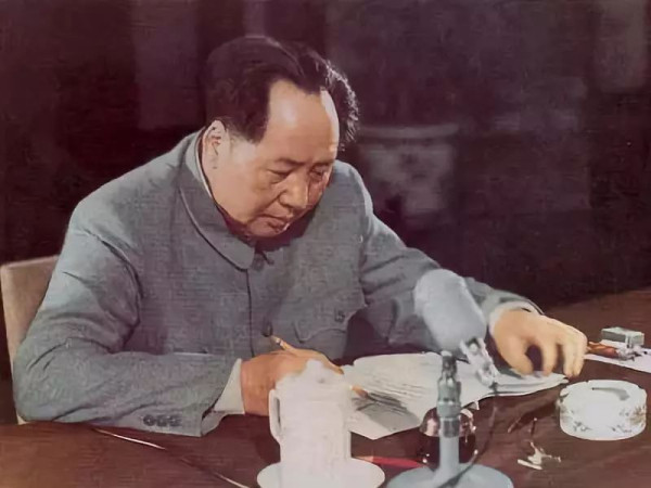 毛主席一生都在为人民当家作主创造条件