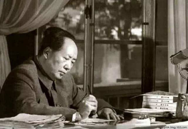徐春：重温毛泽东《丢掉幻想，准备斗争》
