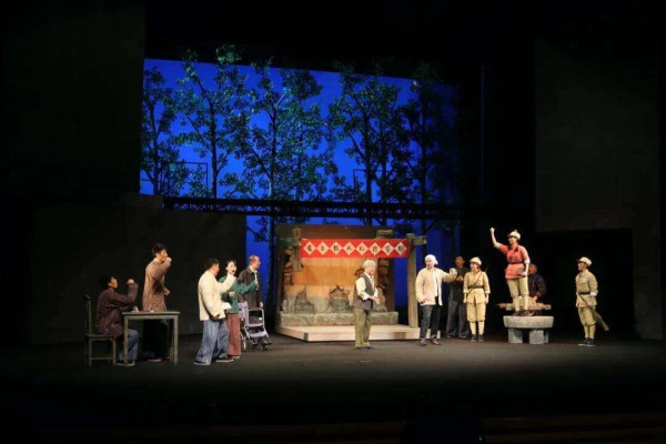 范晓伟：首部退役军人题材话剧《兵心》在京演出 主创、演员和观众阐释“兵心”