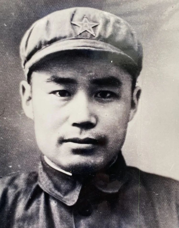 王近山之女王媛媛：我的司令爸爸和司机爸爸