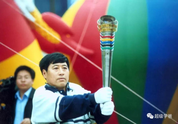 这才是中国——他们如何把冰雪冠军梦，打到白菜价？