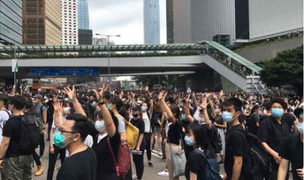 美国中情局在香港做了什么?