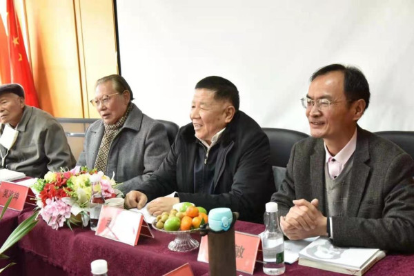 “新时代习近平引用和阐释毛泽东诗词研讨” 暨纪念毛泽东诞辰127周年座谈会在昆召开