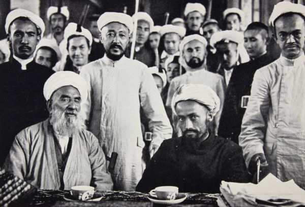 细数美国干涉我新疆事务80年的罪行！