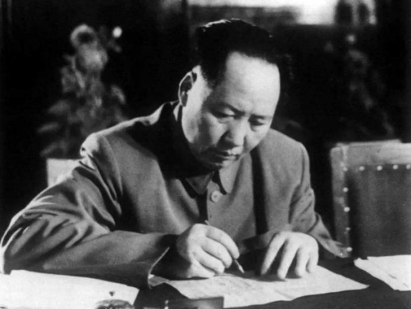 毛主席是怎样树新风、反个人崇拜以及拒绝搞特殊化和浪费的？