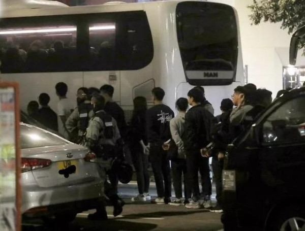 2020年第一天,香港警方果断出手
