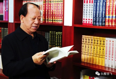 侯二河:一个坚持集体致富的村党支部书记