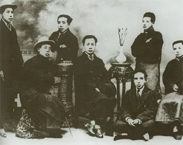 殊途同归：陈毅三兄弟的乱世传奇