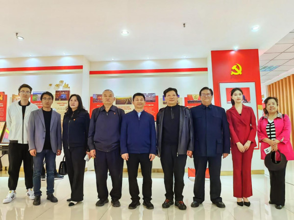 云南举办“百年红色报纸展进校园暨云南省大专院校学生红色经典朗诵大赛”启动仪式