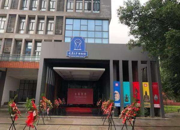 “大学博物馆”怎成了“赝品博物馆”