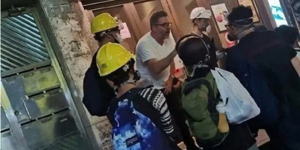 美国中情局在香港做了什么?