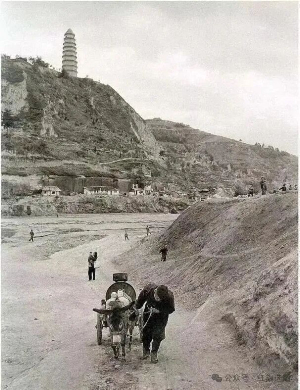 1955年北京召开劳模大会,李富春对毛主席说:我们的老班长回来了