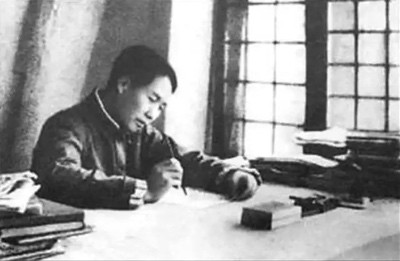李雨檬：习近平总书记是怎样学习、理解和运用毛泽东著作的？