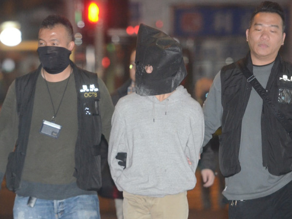香港男子开枪袭警被捕 其身份是“屠龙小队”成员