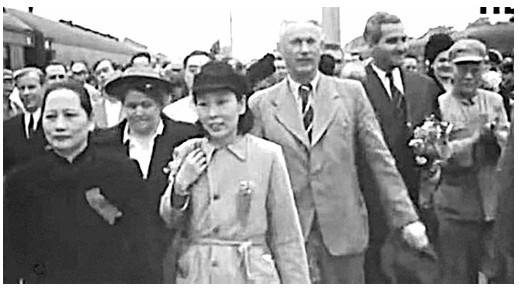 1949年苏联文化工作者代表团访华