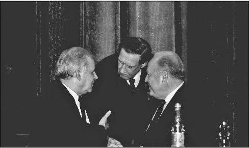 雷日科夫：社会主义垮台后，人民没有后悔药