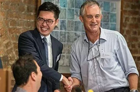 郎言志：扒下英国人的“内裤”