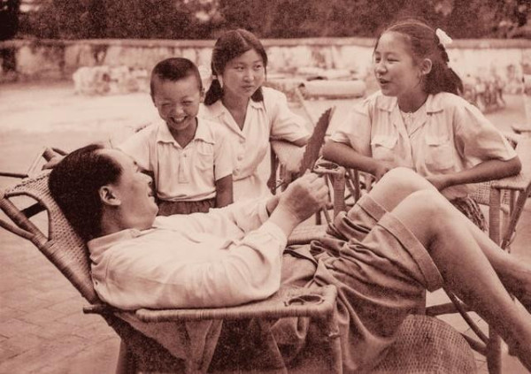 毛主席是如何教导子女读书学习的？