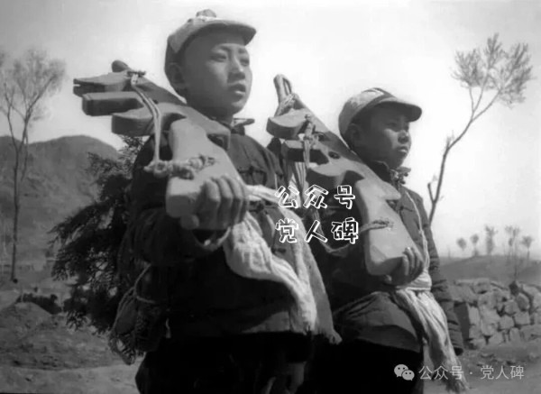党人碑：从日本侵华时的奴化教育看课本为啥必须讲政治？