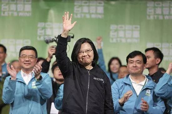 郭松民：当务之急，“穷台”为要