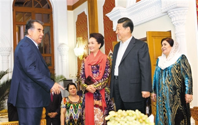 习近平出席拉赫蒙总统家宴
