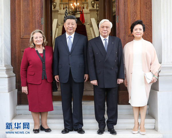 习近平同希腊总统帕夫洛普洛斯会谈