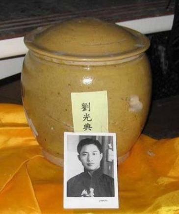 寻找“潜伏”的父亲,“再见”已近一甲子……