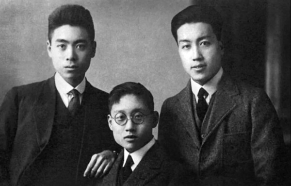 一纸鸿书见信仰：周恩来旅欧时期明信片品读